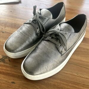 Like new Eileen Fisher Silver Metallic Platform Sneakers Sz 8 1/2